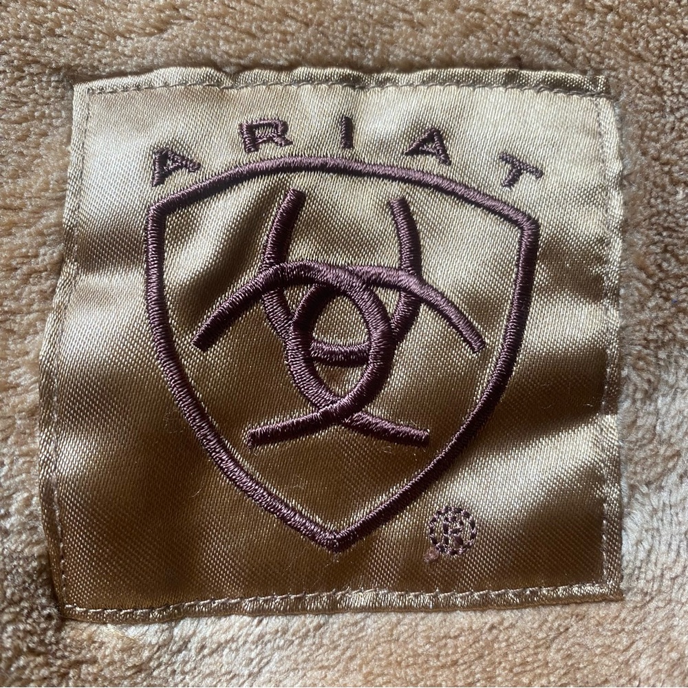 Ariat Gold Plush Throw Blanket with Embroidered Logo - Picture 3 of 3